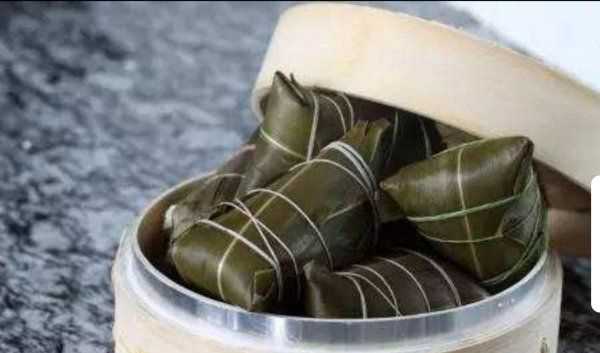 微波爐粽子可以帶葉子加熱,粽子放微波爐加熱要剝粽葉嗎圖2