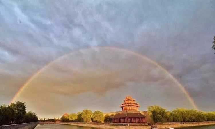 彩虹是怎樣形成的實(shí)驗