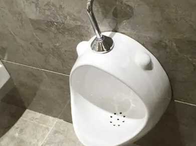 小便斗的給水高度尺寸,感應式小便器給水預留高度圖2