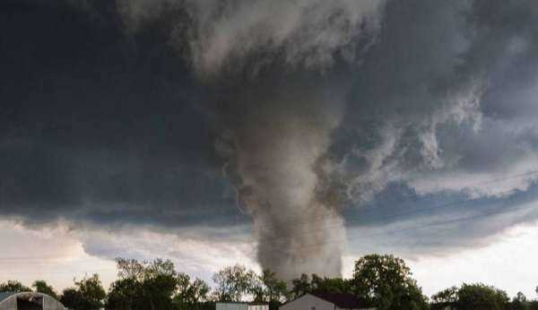 在野外遇到龍卷風(fēng)時(shí)應該怎么辦,如果遇到龍卷風(fēng)應該如何自救圖4
