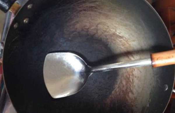 去鍋底黑垢偏方,鍋內的黑垢怎樣去除 妙方圖1
