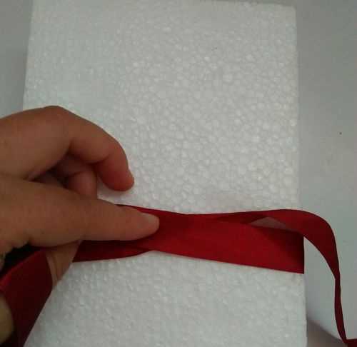 禮帶的結怎么打,包裝盒絲帶蝴蝶結的打法圖5