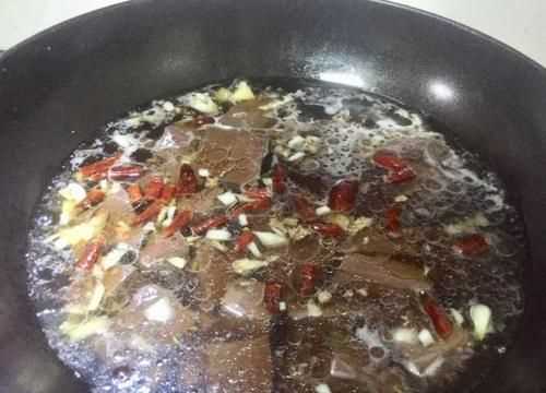 買(mǎi)回來(lái)的生豬血怎么做