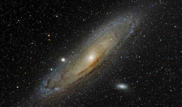 黑洞吞噬太陽(yáng)系的圖片,如果太陽(yáng)突然被蟲(chóng)洞吃掉了會(huì )怎么樣圖14