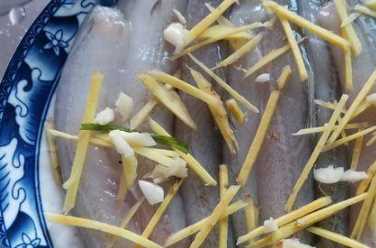 椒鹽龍頭魚(yú)的做法竅門(mén),剁椒龍頭魚(yú)的做法竅門(mén)圖5