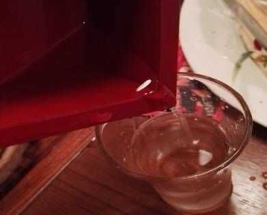 關(guān)于茶倒幾分滿(mǎn)酒到幾分滿(mǎn)