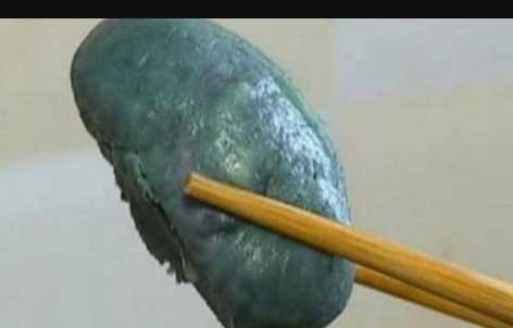 紫薯遇堿變綠還能吃,紫薯跟堿變色會(huì )中毒嗎圖1