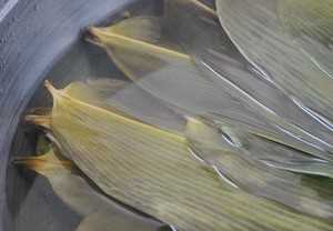 粽葉需要泡多久才能用,包粽子前糯米要浸泡嗎?圖7