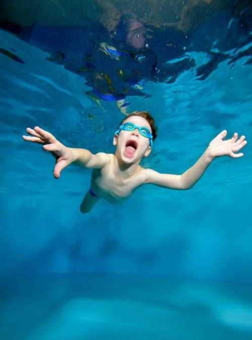 人在水里能夠睜開(kāi)眼睛嗎