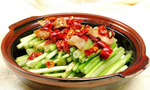 什么是水芹菜,水芹菜的營(yíng)養價(jià)值和功效圖1