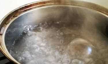 杯子有異味怎樣快速清除，茶葉在杯子里放的時(shí)間長(cháng)了，有了異味，怎么清除異味？圖2