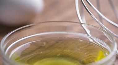 蛋清打不發(fā)怎么補救，打蛋清打不發(fā)怎么補救？圖1