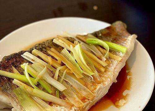 蒸魚(yú)時(shí)間長(cháng)了會(huì )老,蒸魚(yú)一般多少分鐘圖1