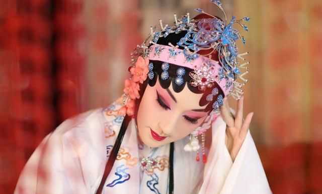 中國五大戲曲劇種有哪些?分別寫(xiě)出兩個(gè)代表曲目