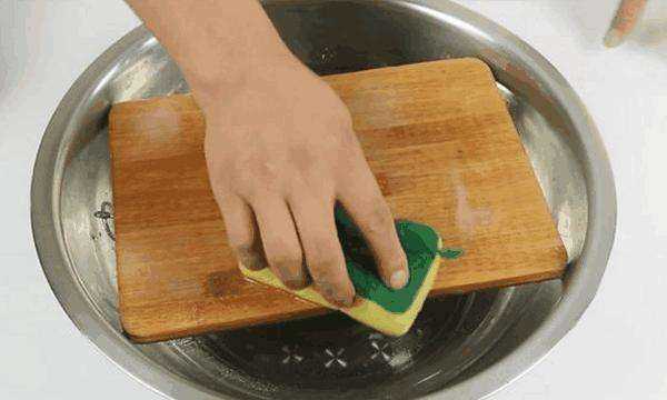 竹菜板發(fā)霉了怎么辦怎么把它清洗掉,竹砧板發(fā)霉了怎么辦圖4