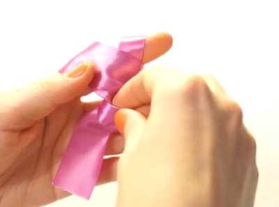 蝴蝶結怎么打的,怎么打蝴蝶結簡(jiǎn)單方法圖3