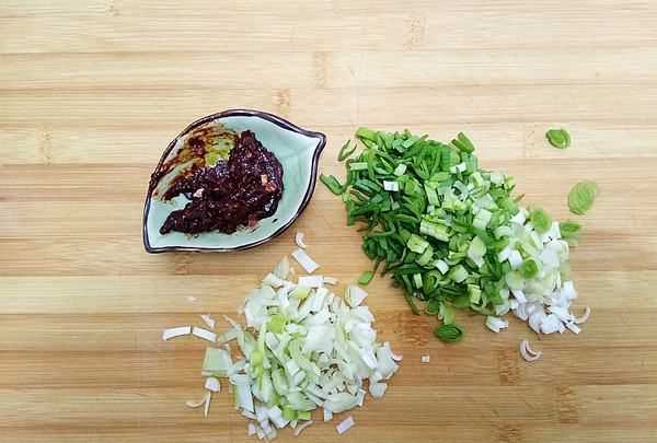 豆皮怎么炒好吃,豆皮怎么炒好吃又簡(jiǎn)單 有什么做豆皮的技巧視頻圖2