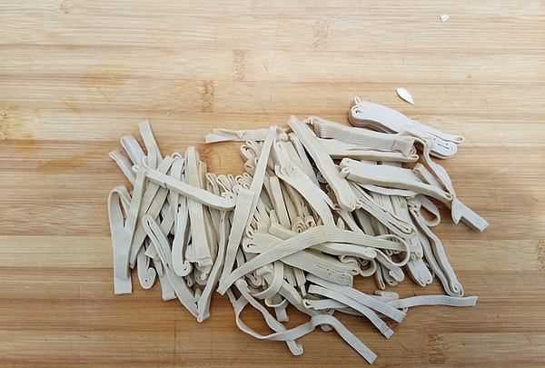 豆皮怎么炒好吃,豆皮怎么炒好吃又簡(jiǎn)單 有什么做豆皮的技巧視頻圖3