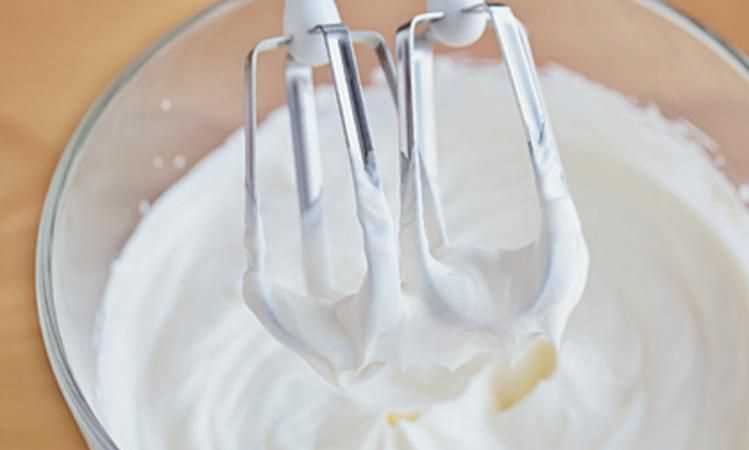 打發(fā)淡奶油需要加糖 打發(fā)淡奶油要不要加糖呢