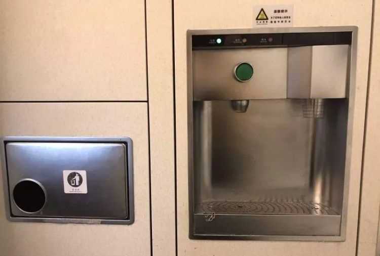 高鐵上供應的熱水是礦泉水還是自來(lái)水沒(méi)開(kāi)可以喝嗎