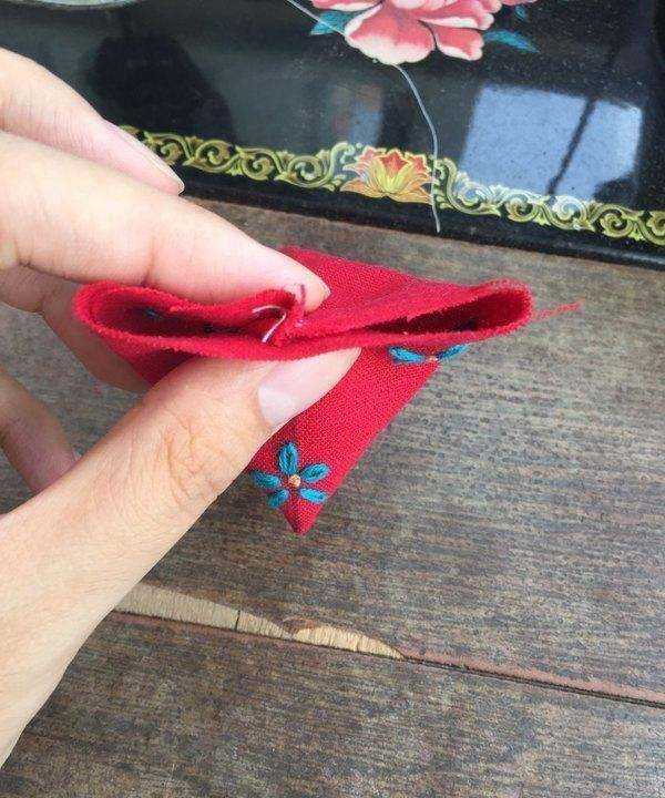 怎么做香包簡(jiǎn)單又好看,香囊的制作方法圖12