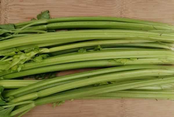蒸餃餡一般用什么菜做,蒸餃子餡的做法大全集竅門(mén)圖1