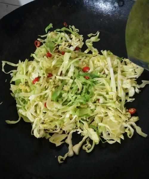 口感極佳的清炒包菜絲怎么做好吃又簡(jiǎn)單