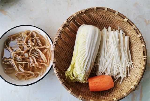 炒包菜絲怎么做好吃，口感極佳的清炒包菜絲怎么做好吃又簡(jiǎn)單？圖3