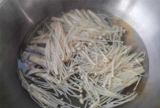 炒包菜絲怎么做好吃，口感極佳的清炒包菜絲怎么做好吃又簡(jiǎn)單？圖5