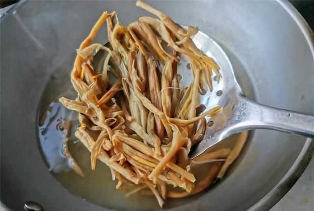 炒包菜絲怎么做好吃，口感極佳的清炒包菜絲怎么做好吃又簡(jiǎn)單？圖6