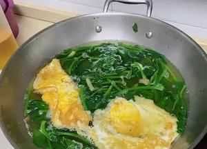 菠菜雞蛋湯的做法,西紅柿雞蛋菠菜湯的做法圖18