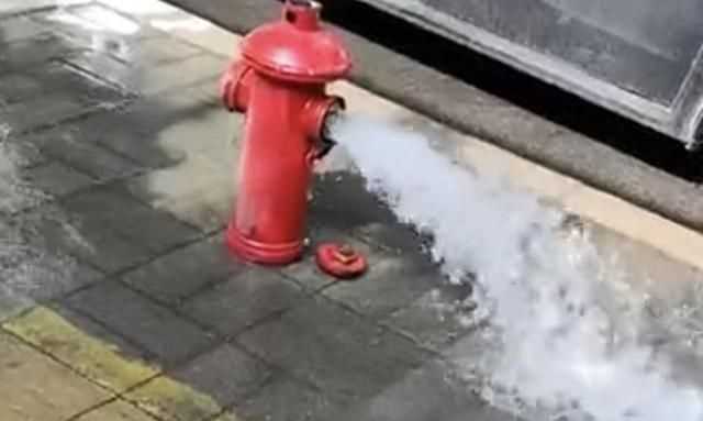 如果打開(kāi)消防栓水閘都沒(méi)有水怎么辦呢