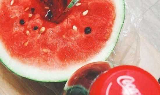 可樂(lè )和西瓜一起吃為什么會(huì )拉肚子