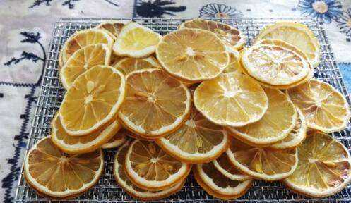 怎樣用烤箱烘干檸檬片竅門(mén),烤箱烘干檸檬片的溫度時(shí)間圖4