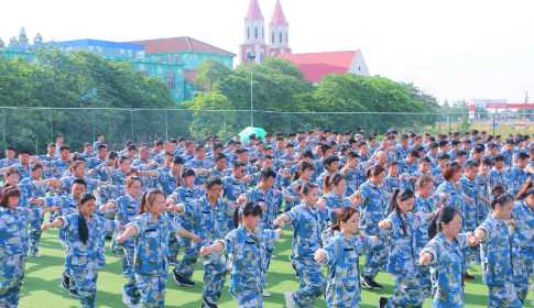 軍訓是長(cháng)袖還是短袖,高中軍訓的衣服是長(cháng)袖長(cháng)褲還是短袖短褲呢圖2