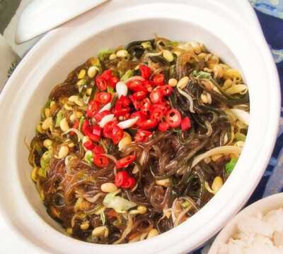 蕨根粉煮多長(cháng)時(shí)間能熟,蕨根粉是日常生活中非常普遍的美味食物嗎圖3