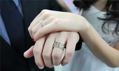 女人戴戒指戴左手還是右手，女人戴金戒指戴左手還是右手？圖3
