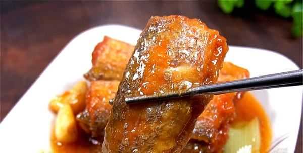 帶魚(yú)怎么清蒸沒(méi)有腥味,帶魚(yú)怎么做好吃又簡(jiǎn)單清蒸帶魚(yú)圖4