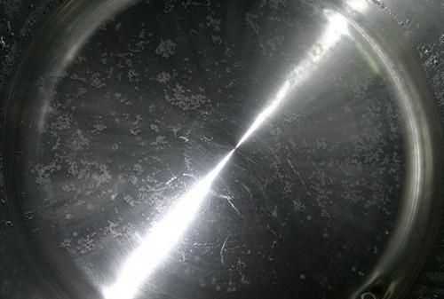 開(kāi)水上面的白色漂浮物可以喝嗎