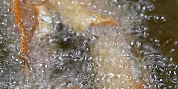 帶魚(yú)怎么清蒸沒(méi)有腥味,帶魚(yú)怎么做好吃又簡(jiǎn)單清蒸帶魚(yú)圖13