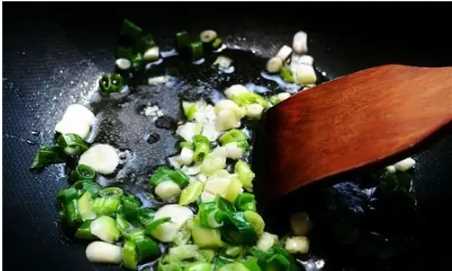 炒涼粉怎么炒好吃,涼粉怎樣炒好吃視頻圖6