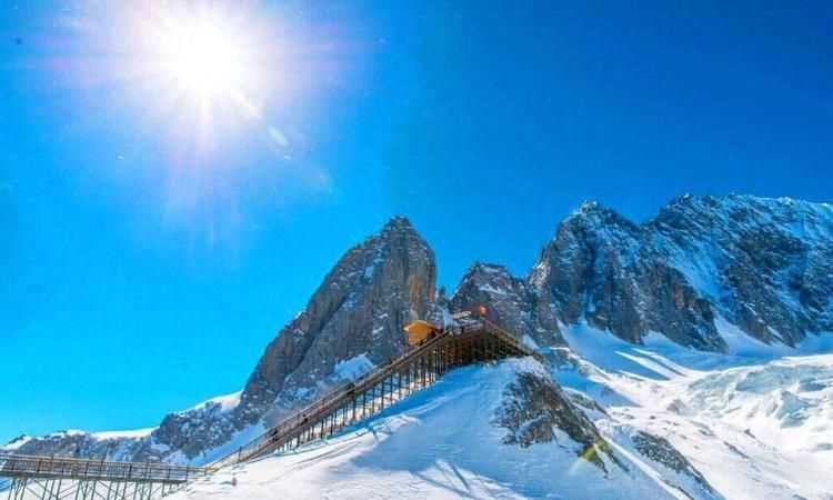 玉龍雪山在大理哪里