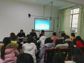 民警來(lái)到幼兒園安全知識講座