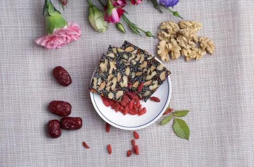 阿膠糕吃了對女人有什么好處