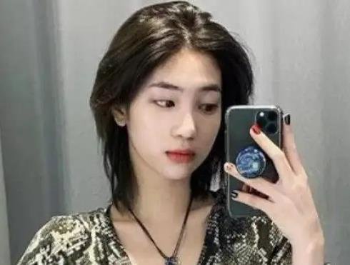 狼尾發(fā)型女