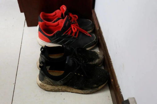 鞋沾滿(mǎn)泥正能量句子