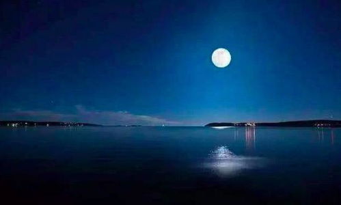 李白關(guān)于洞庭湖詩(shī)句的意思