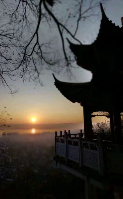 有關(guān)天高云淡的古詩(shī)句,描寫(xiě)天高云淡的詩(shī)句古詩(shī),描寫(xiě)秋天天高云淡的詩(shī)句古詩(shī)