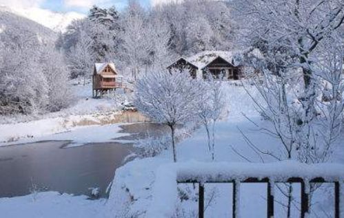 雪古詩(shī)愛(ài)情的詩(shī)句