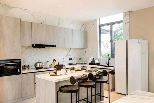 《詩(shī)和遠方》精彩作文開(kāi)頭